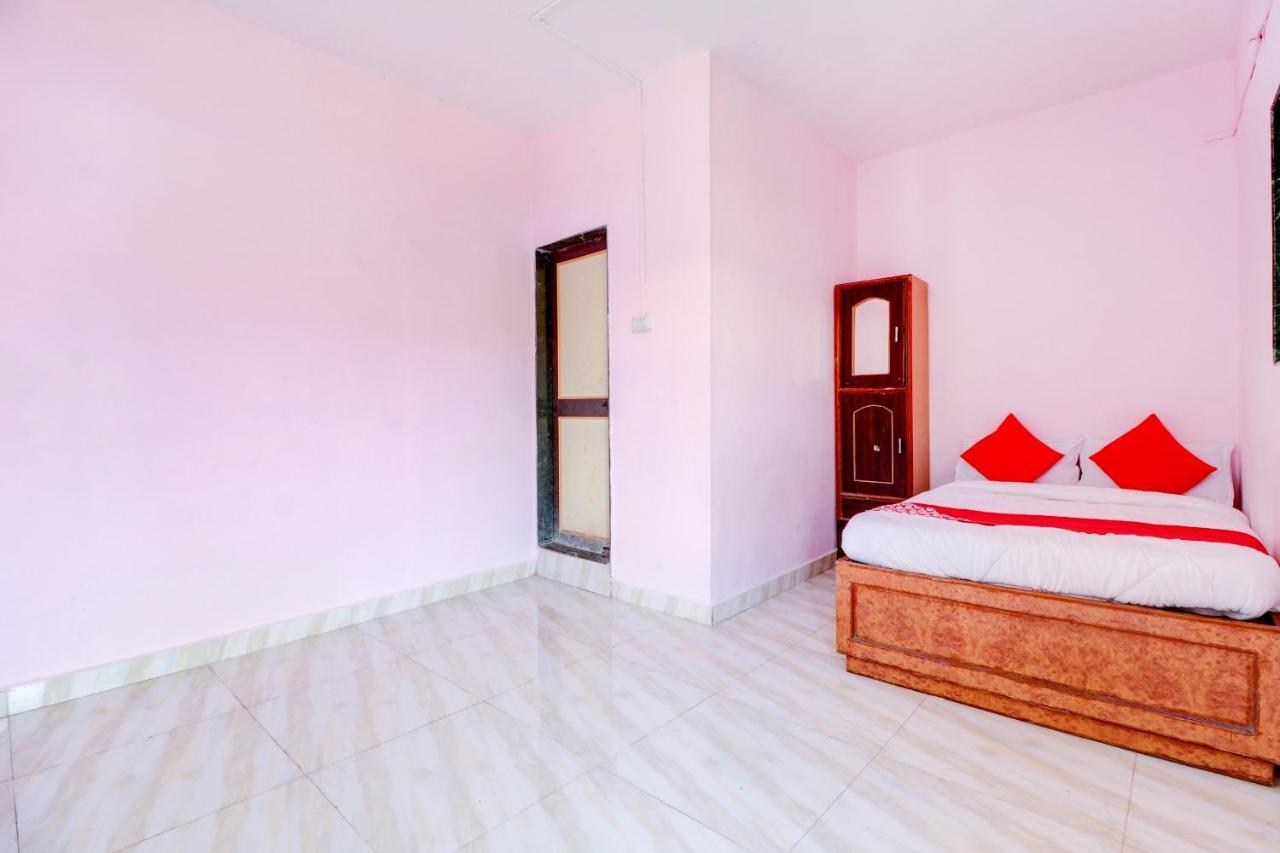 Oyo 72593 Adarsh Farm 3* Pune