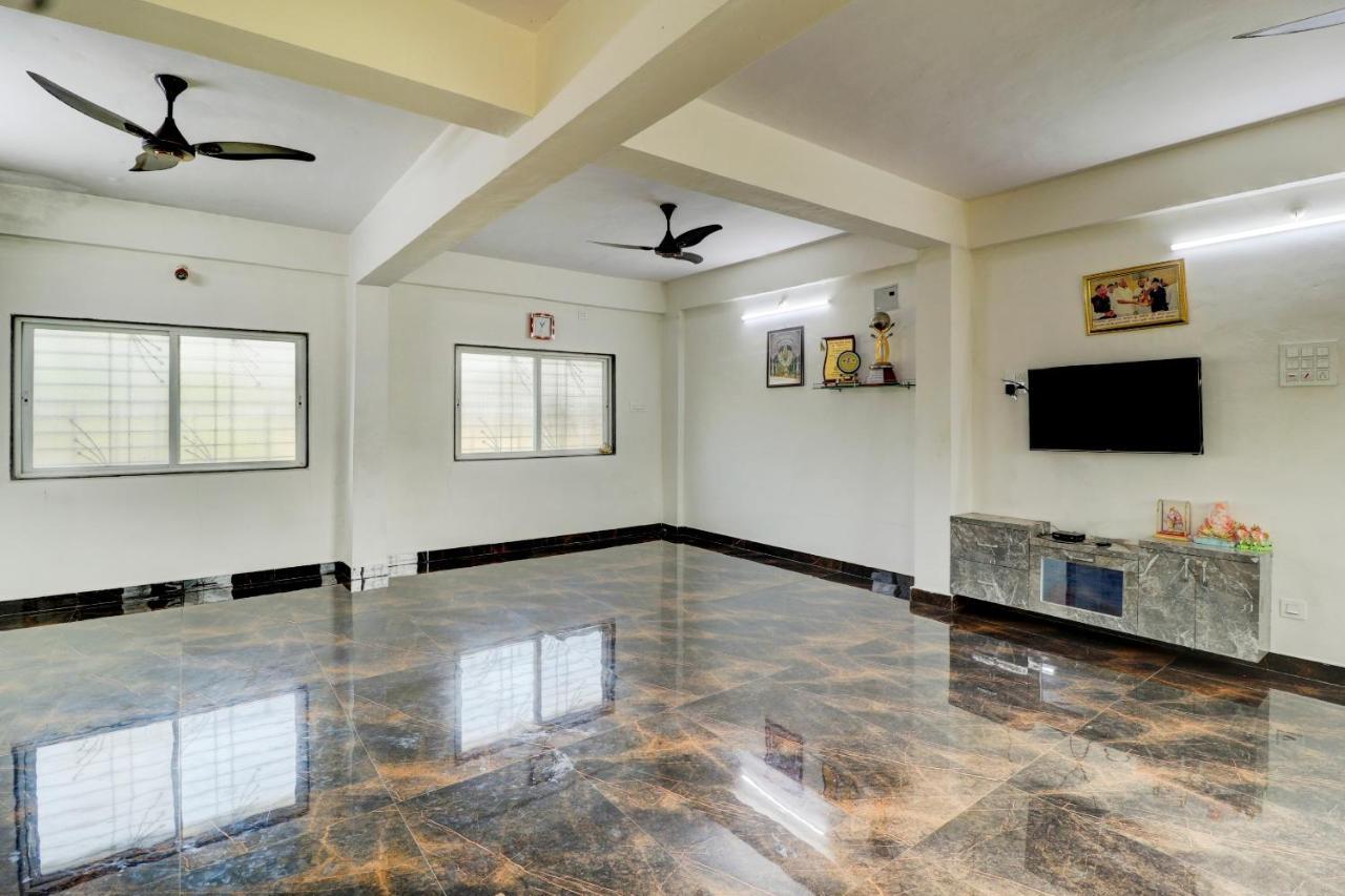 Oyo 72593 Adarsh Farm 3*