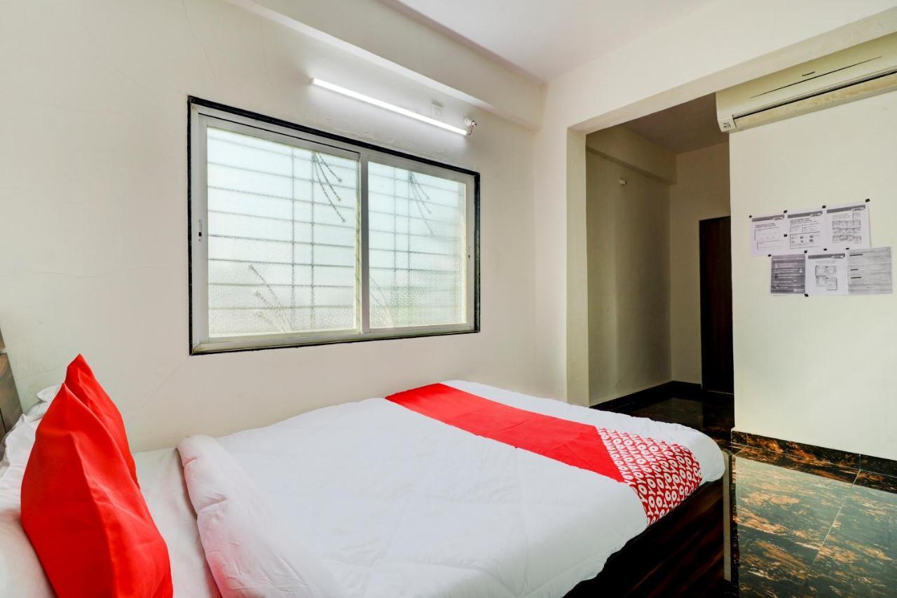 Oyo 72593 Adarsh Farm Pune